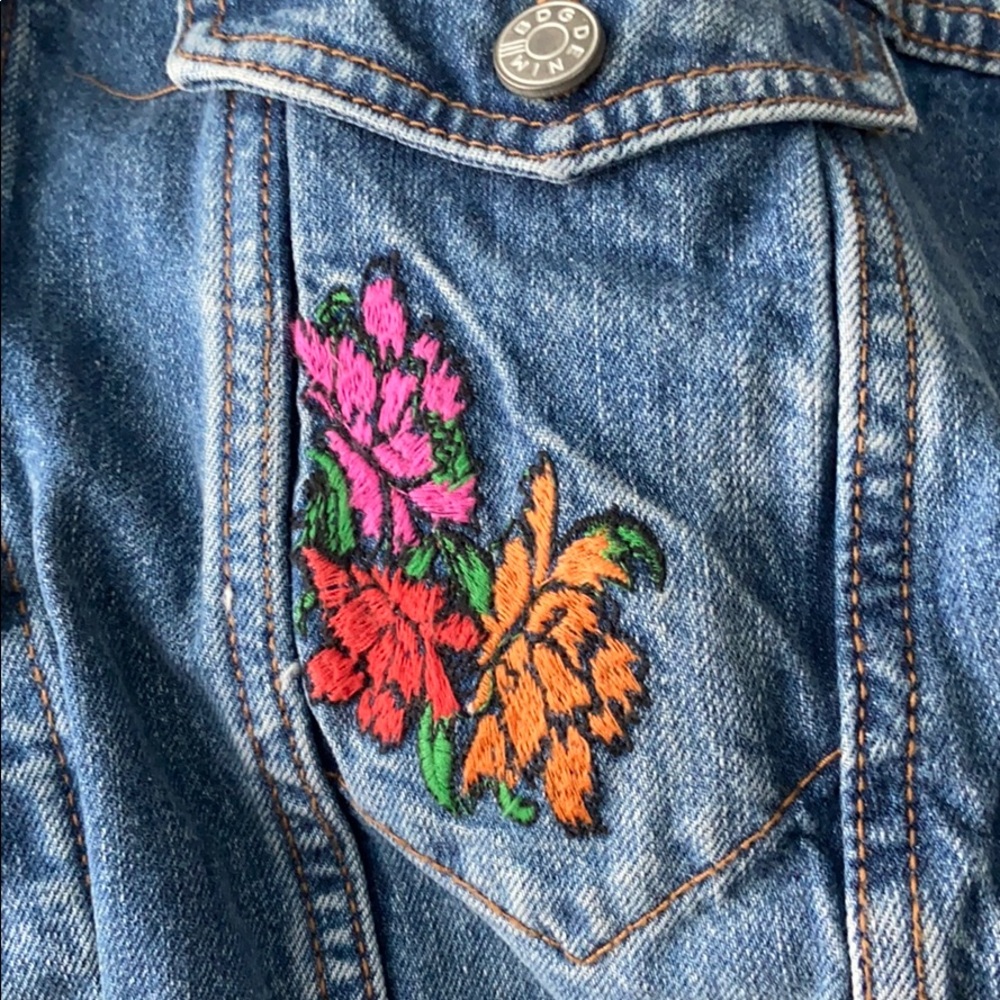 Jean jacket - Picture 7 of 11